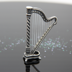Figurka srebrna harfa