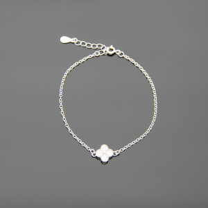 Bransoletka srebrna koniczynka